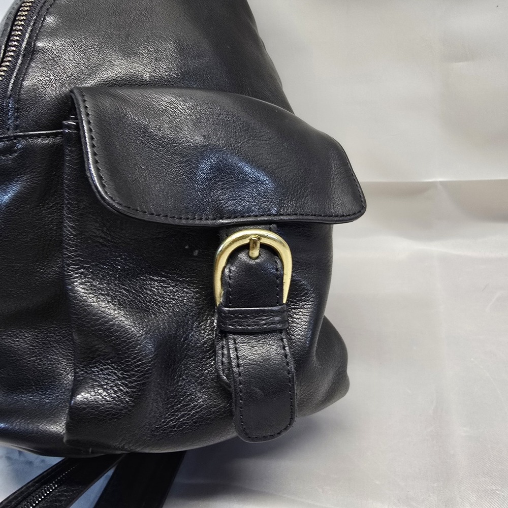 Boulder Ridge Black Leather Convertible Backpack/crossbody - Picture 6 of 12